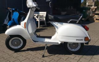 Vespa P80X